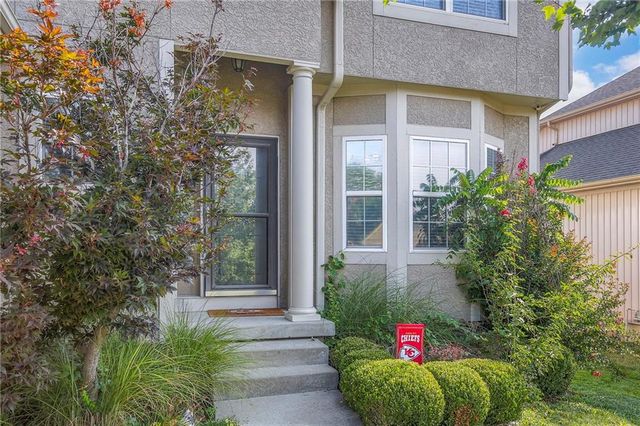 1121 N Old Mill Road, Independence, MO 64056