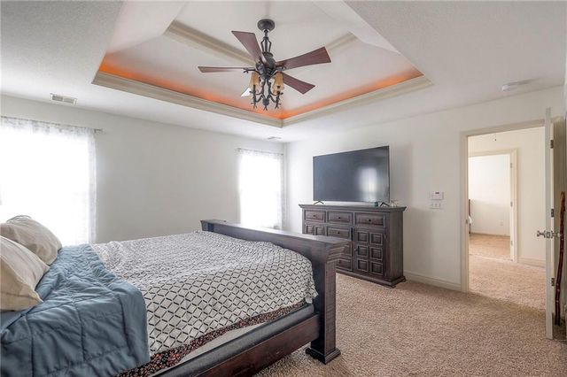 1121 N Old Mill Road, Independence, MO 64056