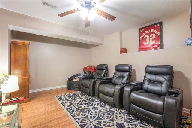 1121 N Old Mill Road, Independence, MO 64056