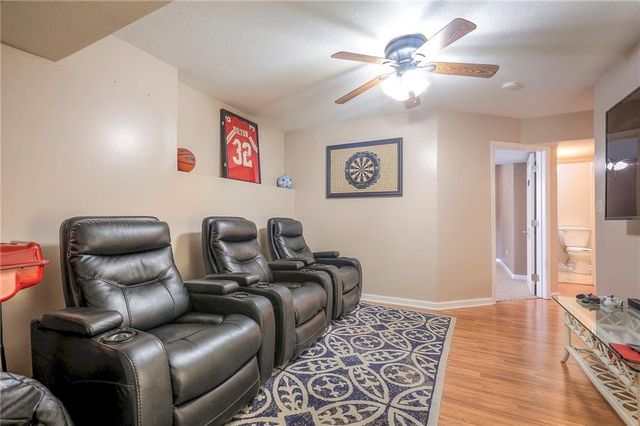1121 N Old Mill Road, Independence, MO 64056