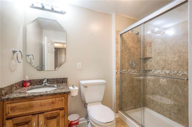 1121 N Old Mill Road, Independence, MO 64056