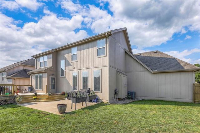 1121 N Old Mill Road, Independence, MO 64056