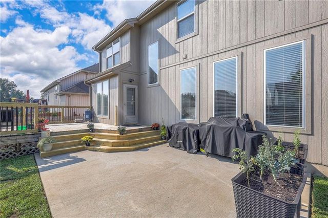 1121 N Old Mill Road, Independence, MO 64056