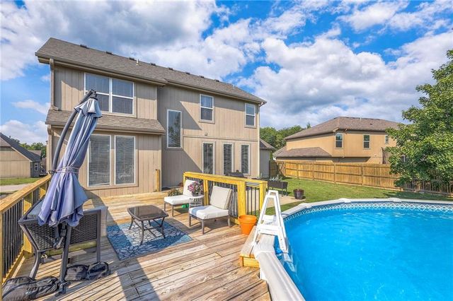 1121 N Old Mill Road, Independence, MO 64056
