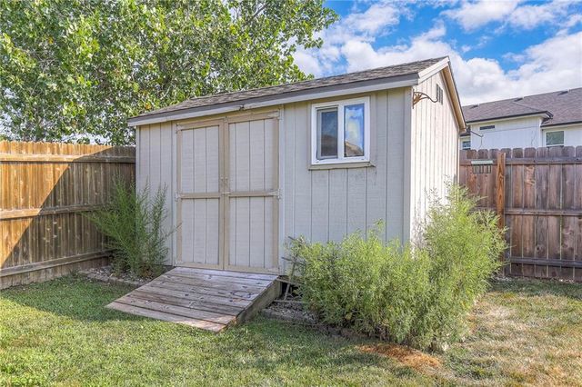 1121 N Old Mill Road, Independence, MO 64056