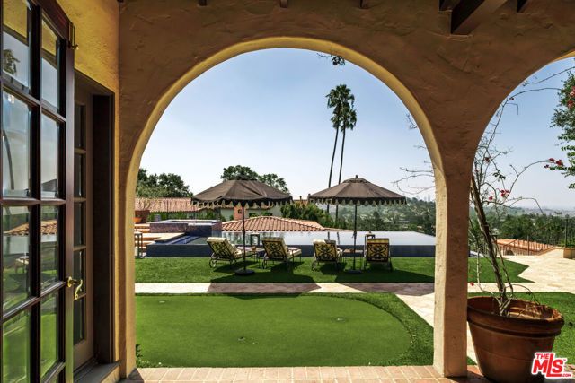 4026 Woking Way, Los Angeles, CA 90027