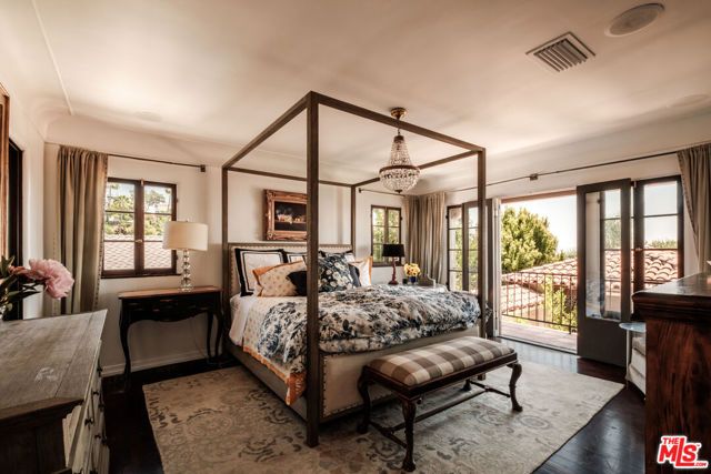 4026 Woking Way, Los Angeles, CA 90027