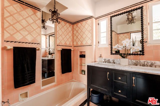 4026 Woking Way, Los Angeles, CA 90027