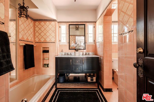 4026 Woking Way, Los Angeles, CA 90027