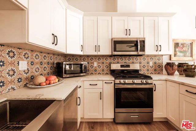 4026 Woking Way, Los Angeles, CA 90027