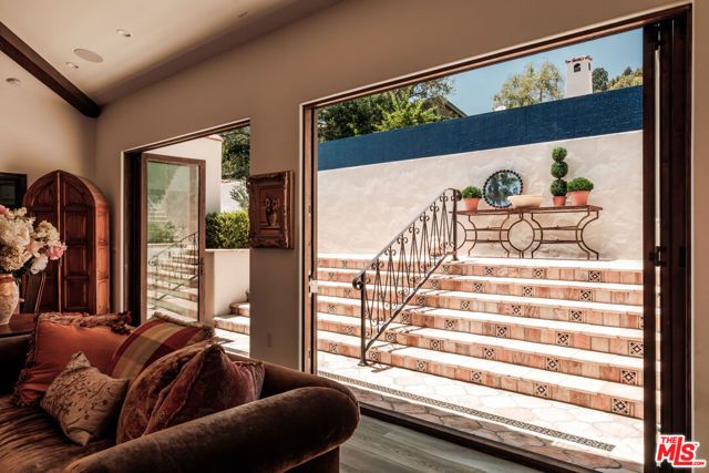 4026 Woking Way, Los Angeles, CA 90027