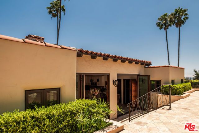 4026 Woking Way, Los Angeles, CA 90027