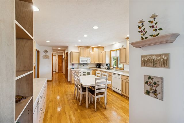 7095 Tupelo, Lima, NY 14485