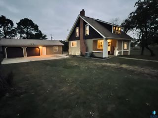 911 7th St Street, Springfield, SD 57062