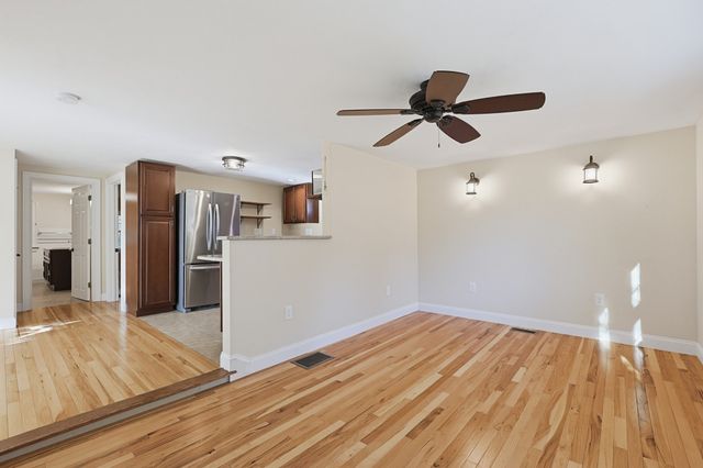 116 Lakeshore Dr, Blackstone, MA 01504