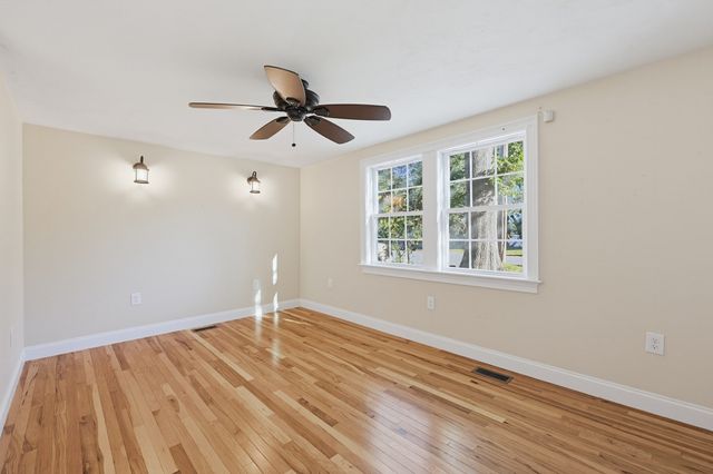 116 Lakeshore Dr, Blackstone, MA 01504