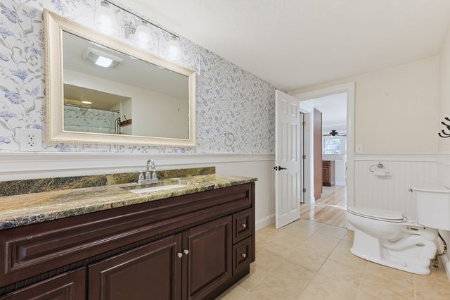 116 Lakeshore Dr, Blackstone, MA 01504