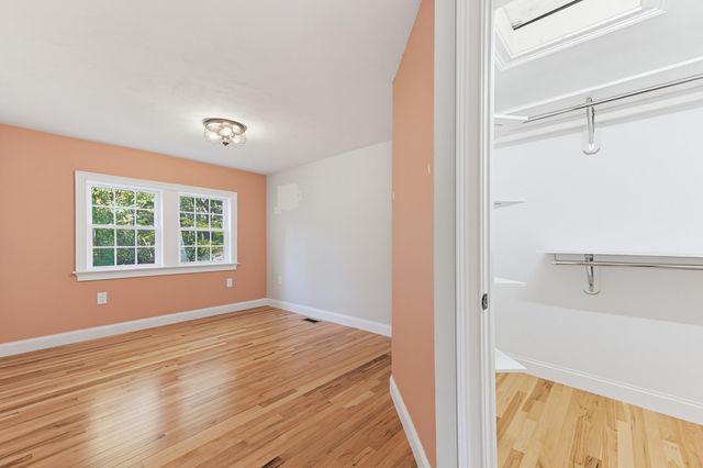116 Lakeshore Dr, Blackstone, MA 01504