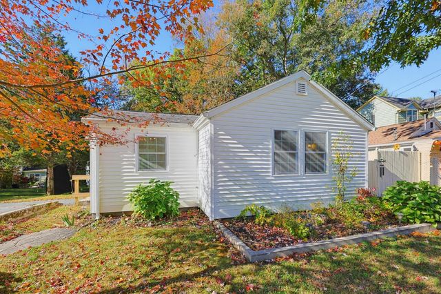 116 Lakeshore Dr, Blackstone, MA 01504