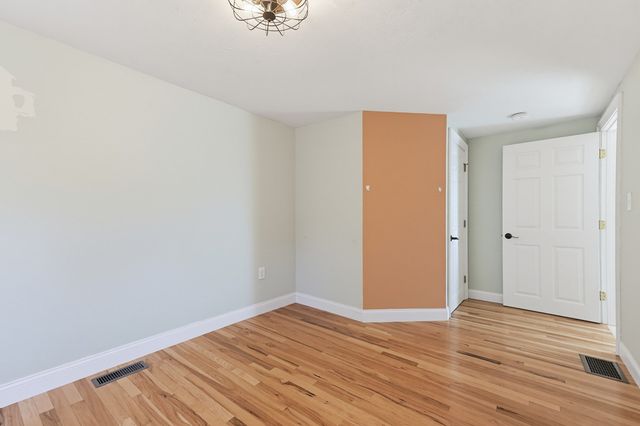 116 Lakeshore Dr, Blackstone, MA 01504