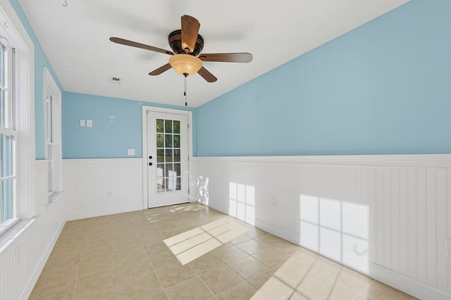 116 Lakeshore Dr, Blackstone, MA 01504