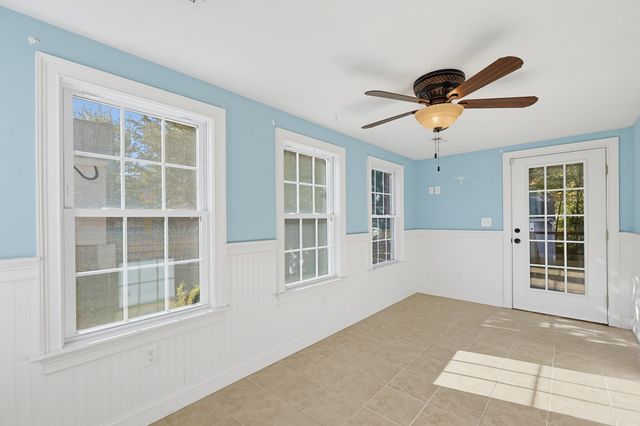 116 Lakeshore Dr, Blackstone, MA 01504