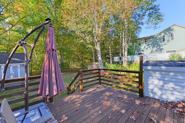 116 Lakeshore Dr, Blackstone, MA 01504
