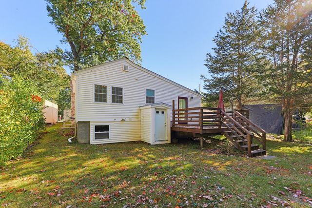 116 Lakeshore Dr, Blackstone, MA 01504
