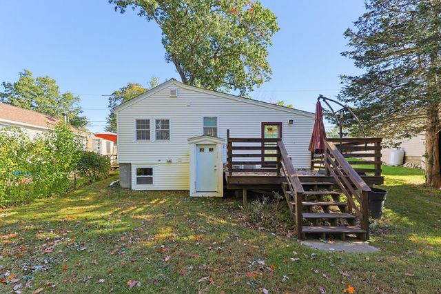 116 Lakeshore Dr, Blackstone, MA 01504