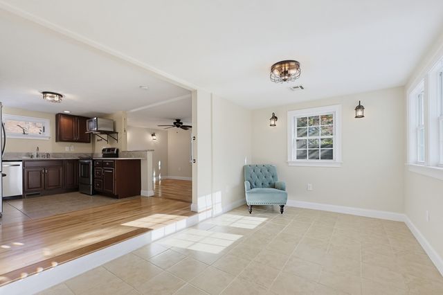 116 Lakeshore Dr, Blackstone, MA 01504