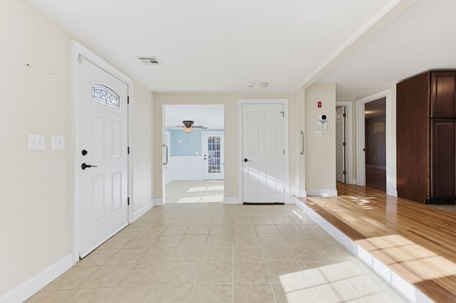 116 Lakeshore Dr, Blackstone, MA 01504