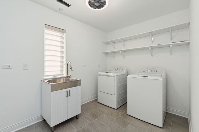 6705 W 91st Place, Oak Lawn, IL 60453