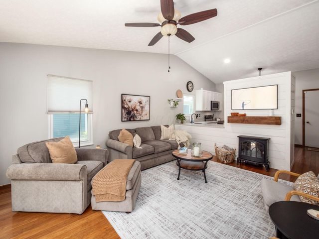 7899 Leaview Drive, Columbus, OH 43235
