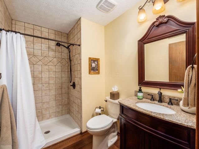 7899 Leaview Drive, Columbus, OH 43235