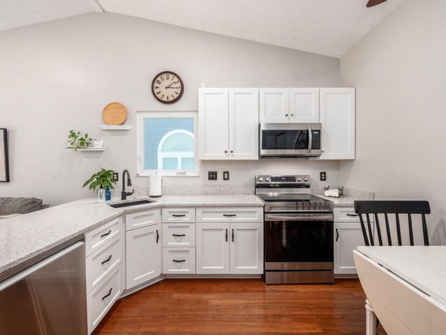 7899 Leaview Drive, Columbus, OH 43235