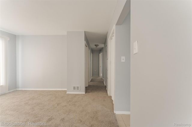 694 Emerson Avenue, Pontiac, MI 48340