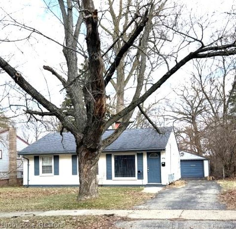 694 Emerson Avenue, Pontiac, MI 48340