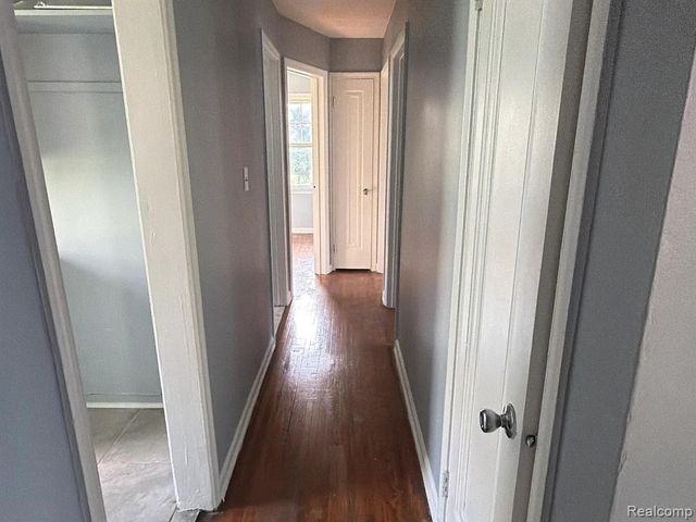 8661 Auburn, Detroit, MI 48228