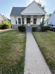 8661 Auburn, Detroit, MI 48228