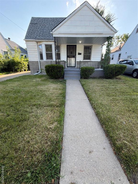 8661 Auburn, Detroit, MI 48228