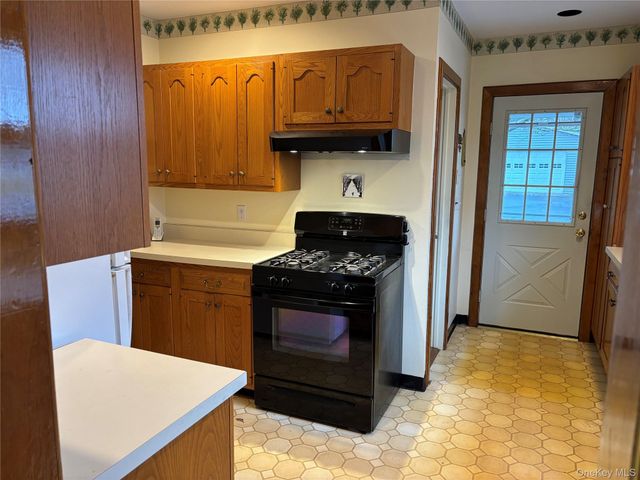 148 E Washington Avenue, Pearl River, NY 10965