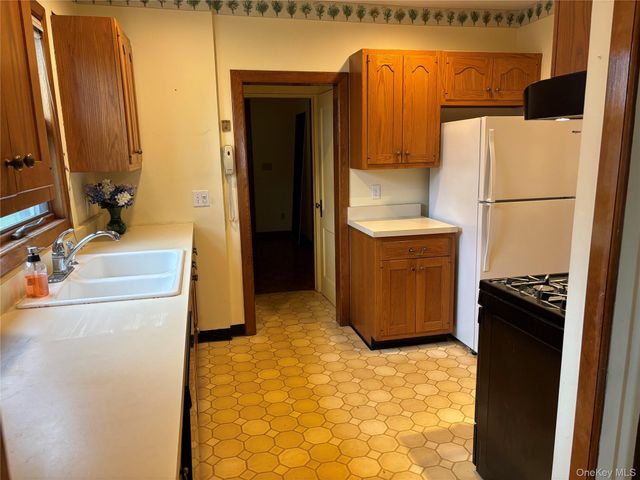 148 E Washington Avenue, Pearl River, NY 10965