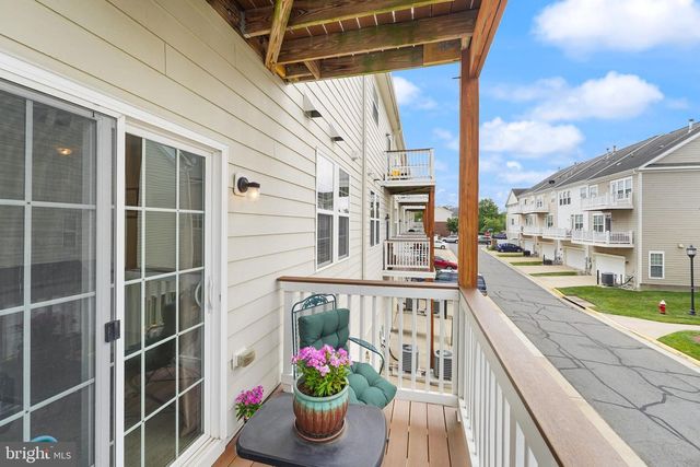 19441 PROMENADE DR, Leesburg, VA 20176