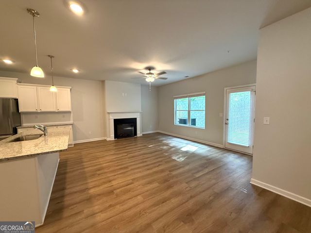 401 Lanier Circle, Woodstock, GA 30189