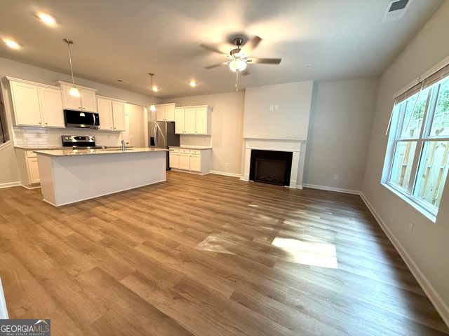 401 Lanier Circle, Woodstock, GA 30189