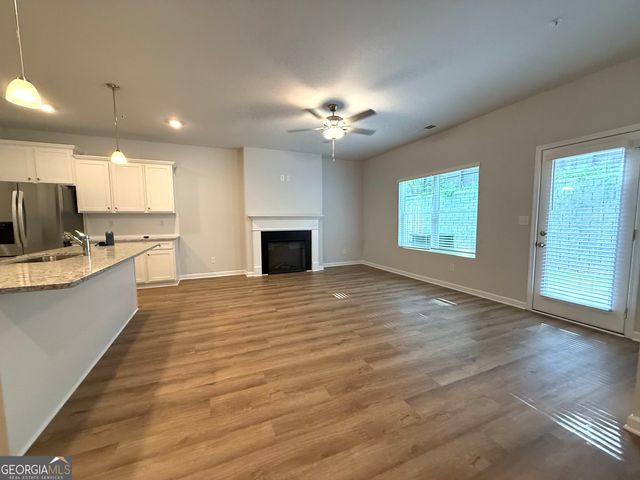401 Lanier Circle, Woodstock, GA 30189