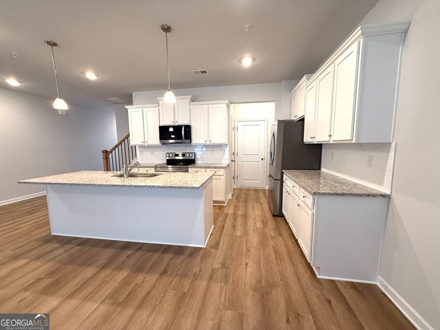 401 Lanier Circle, Woodstock, GA 30189