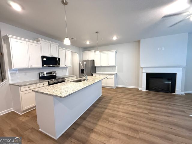 401 Lanier Circle, Woodstock, GA 30189