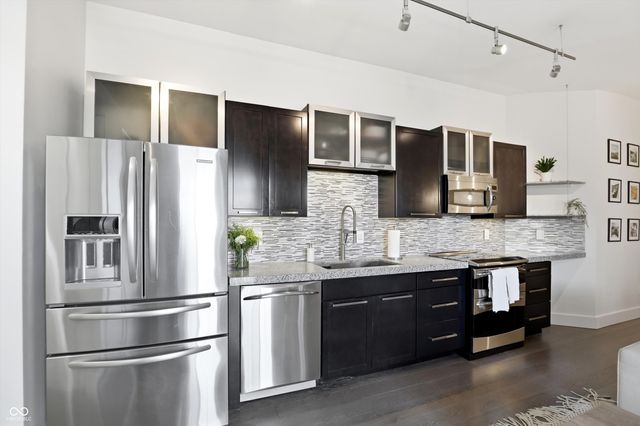825 N Delaware Street 3B, Indianapolis, IN 46204