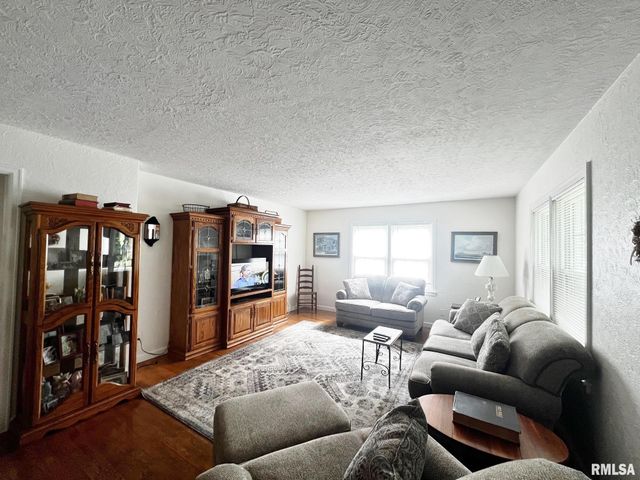 10105 W KNOX Street, Edwards, IL 61528